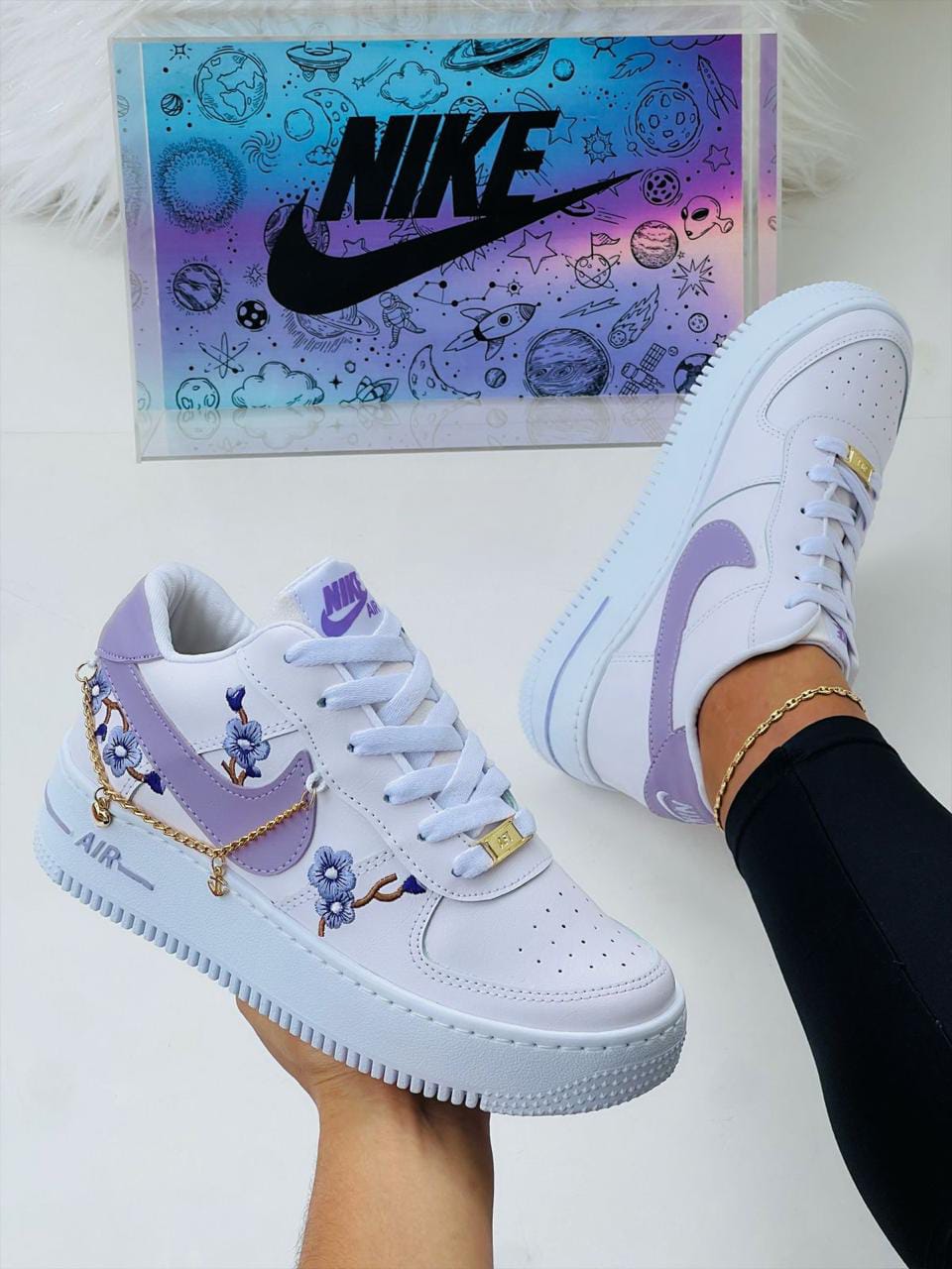 NIKE AIR FORCE 1