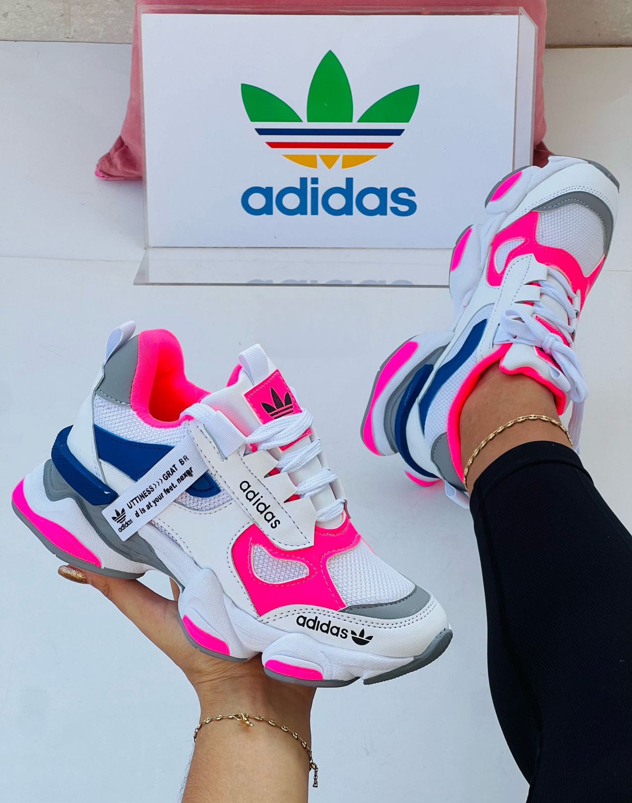 ADIDAS CORAZÓN DE DAMA