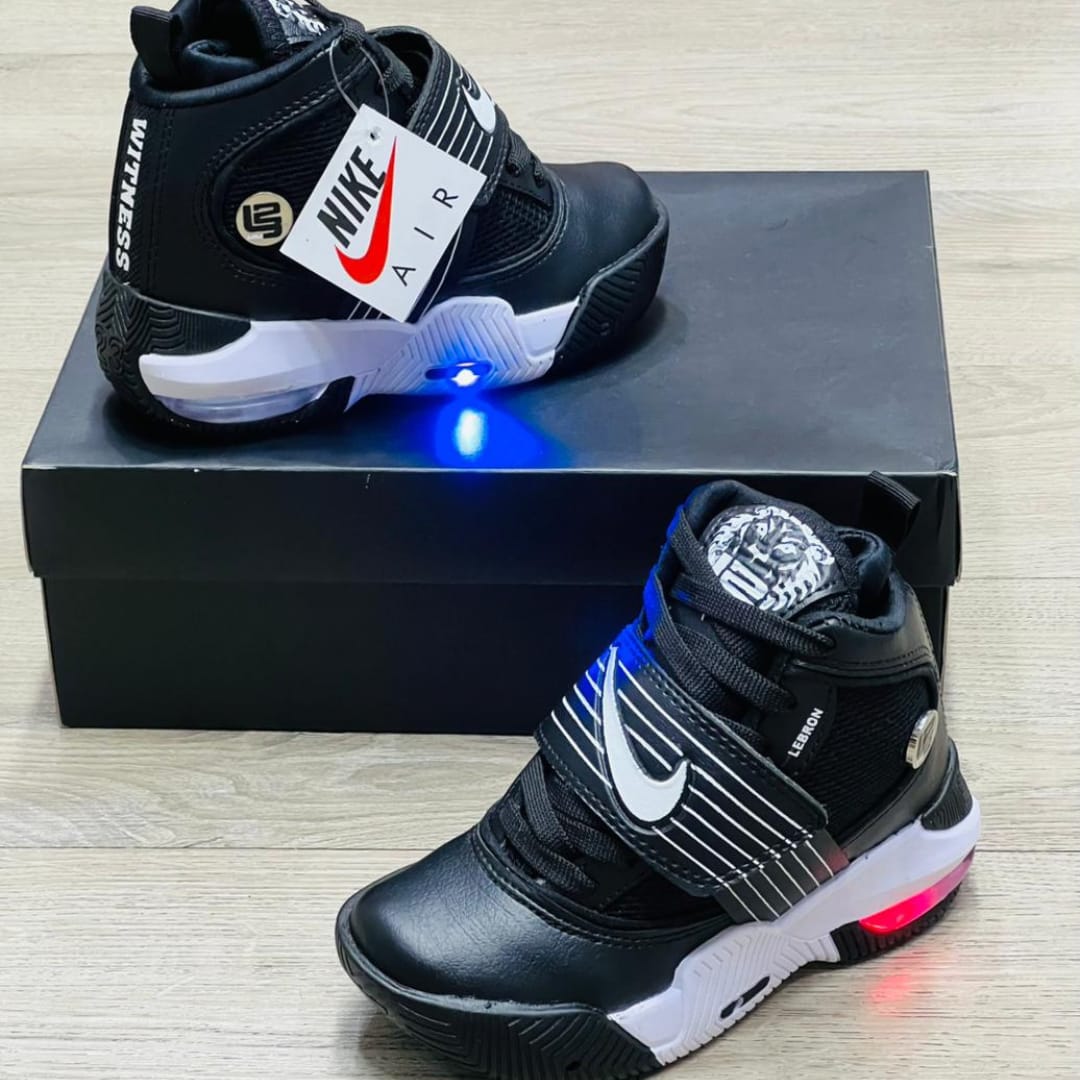 BOTA LEBRON UNISEX