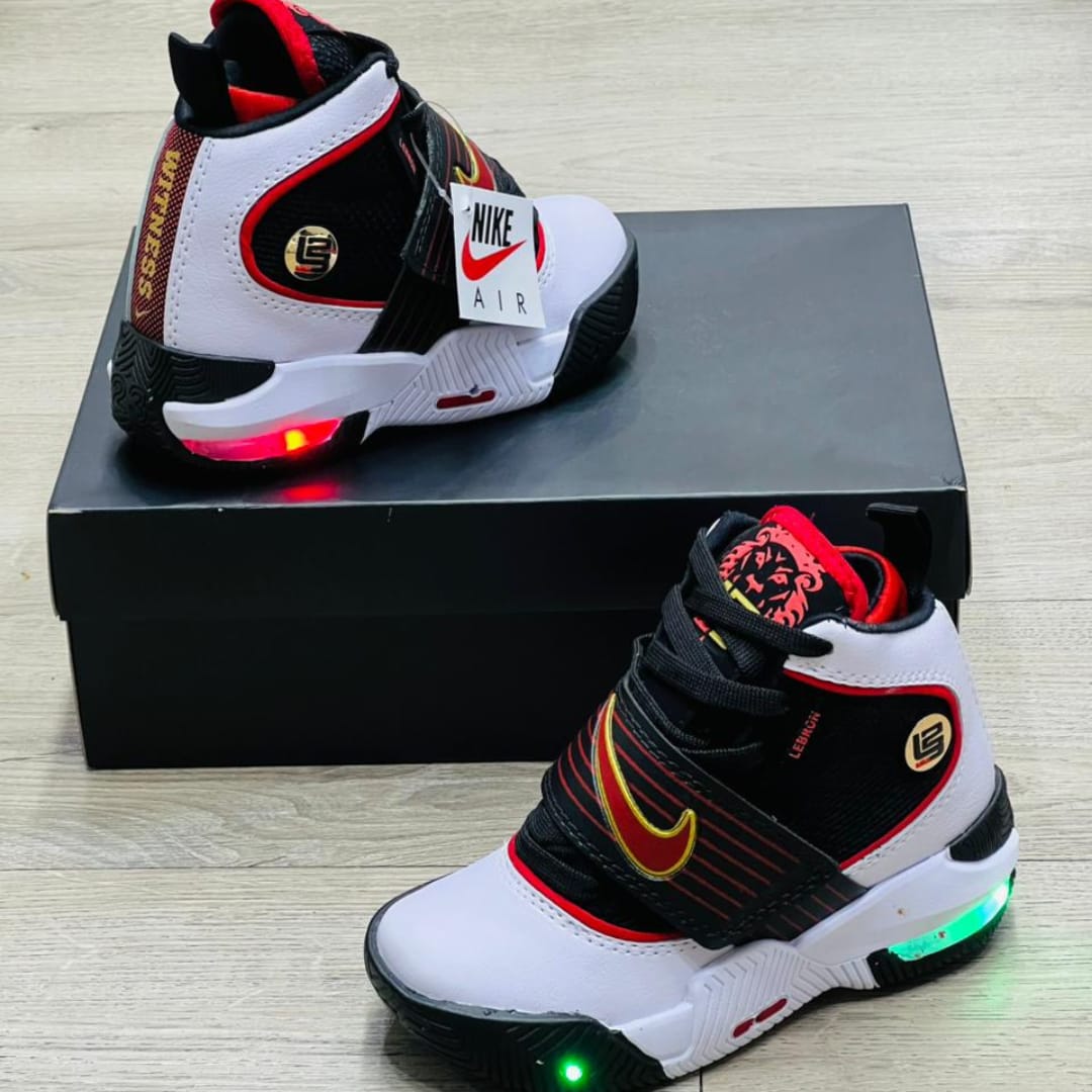 BOTA LEBRON UNISEX