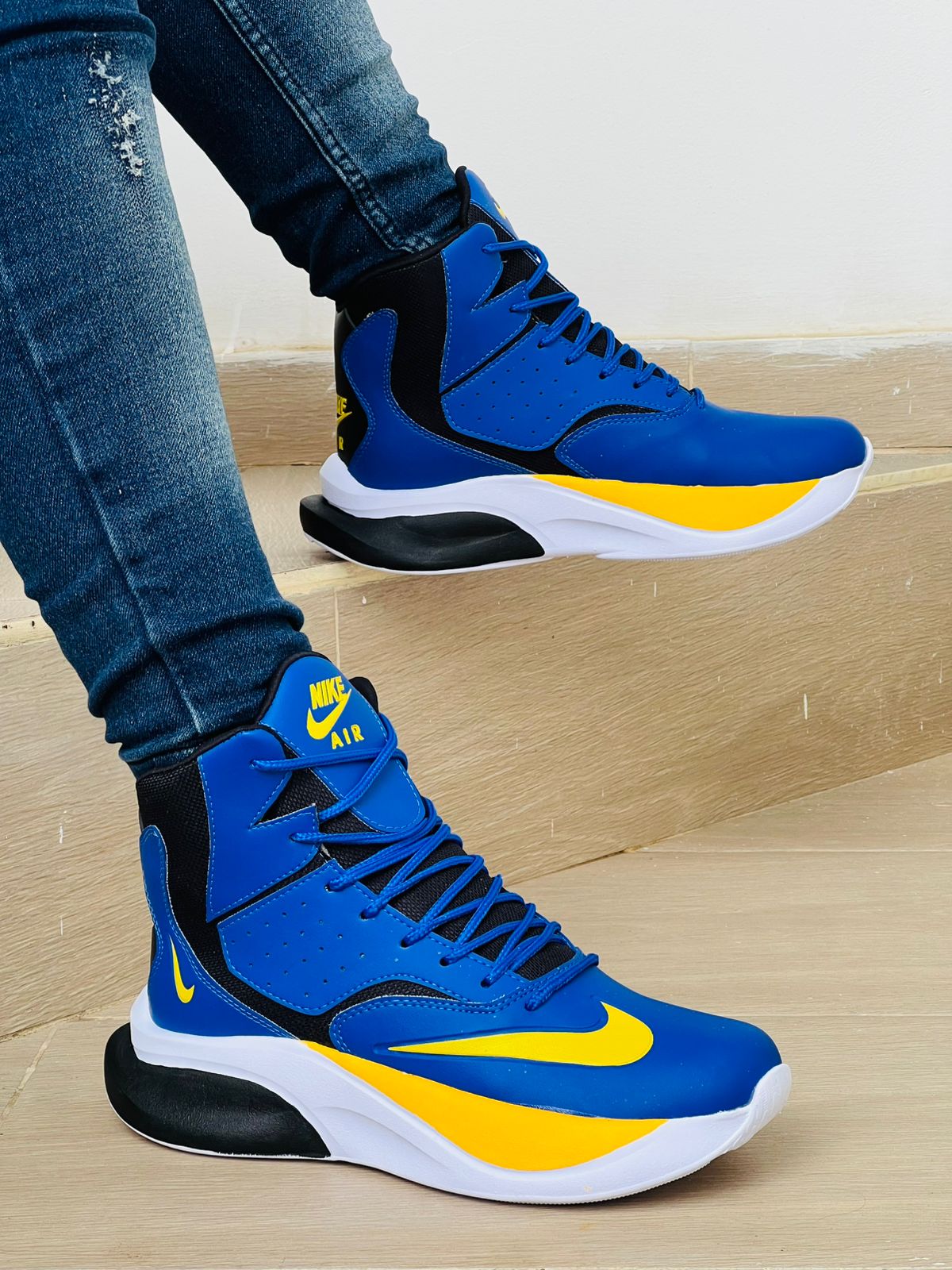 BOTA NIKE