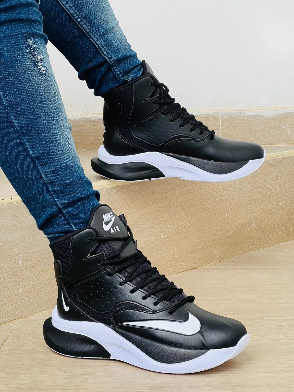 BOTA NIKE